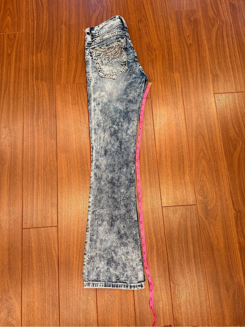 Embellished Acid Wash Jeans with Pocket Rhinestones - Picture 5 of 8